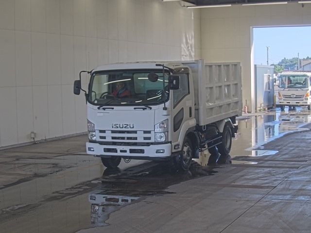 2011 Isuzu Forward ダンプ フカダンプ Japan auction vehicle
