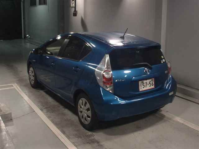 2014 Toyota Aqua S auction photo 2