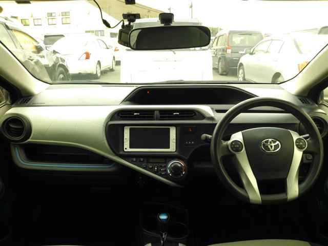 2014 Toyota Aqua S auction photo 8