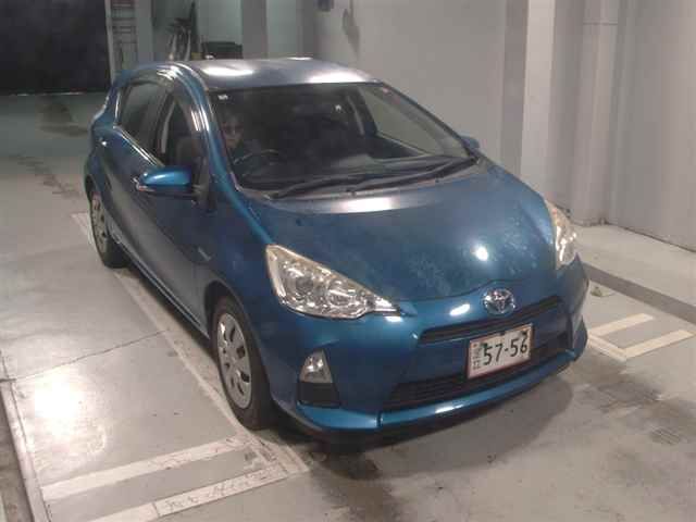 Japan Auction Vehicles 12 2014 Toyota Aqua S auction photo