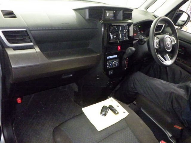 2022 Toyota Roomy G 4WD auction photo 3