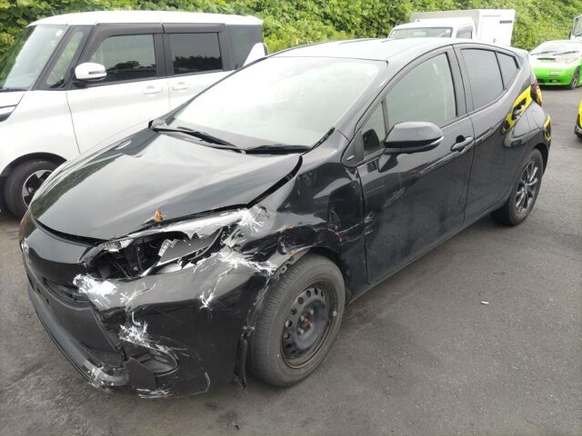 2023 Toyota Aqua X auction photo 4