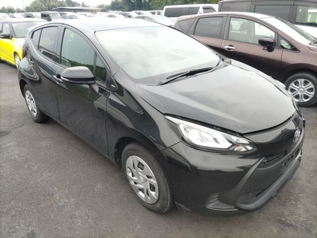 Japan Auction Vehicles 8 2023 Toyota Aqua X auction photo