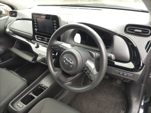 2023 Toyota Aqua X auction photo 3
