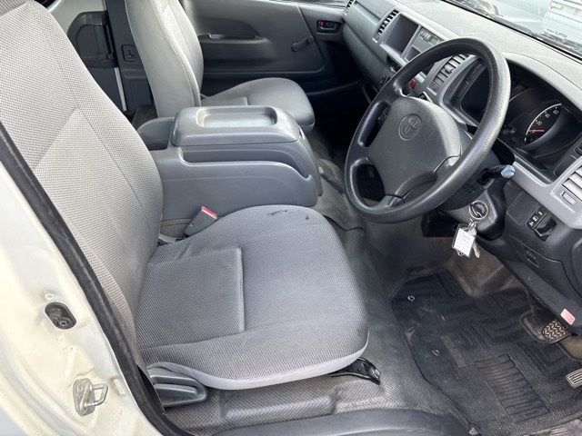 2007 Toyota Hiace DX auction photo 8