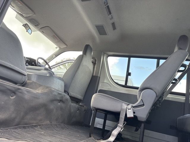 2007 Toyota Hiace DX auction photo 10