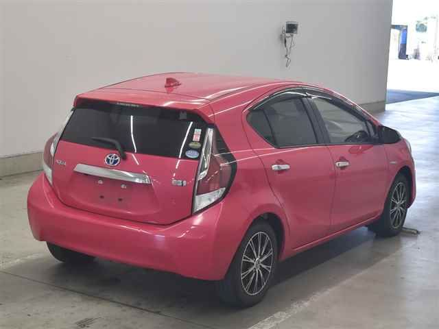 2016 Toyota Aqua S auction photo 5