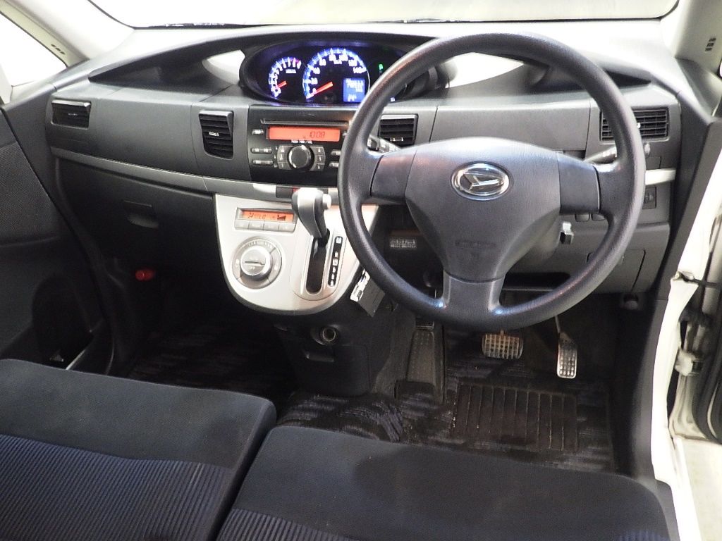 2010 Daihatsu Move X VS III auction photo 3