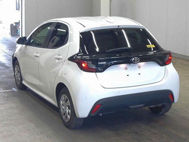 2023 Toyota Yaris X auction photo 2