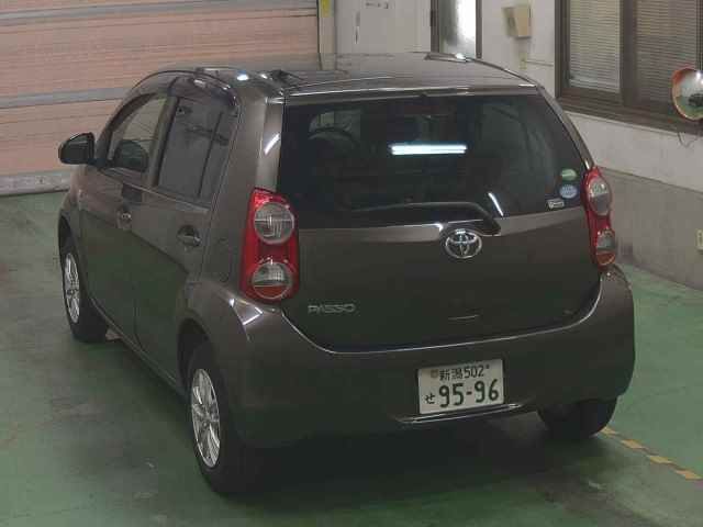 2013 Toyota Passo Xクツロギ auction photo 2