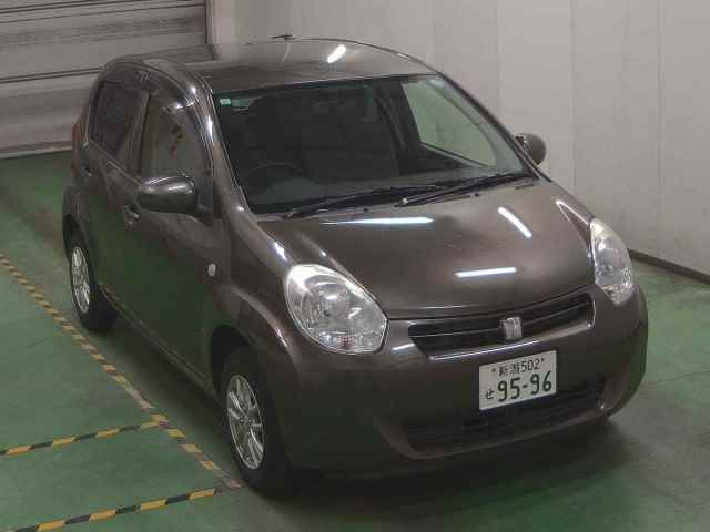 2013 Toyota Passo Xクツロギ Japan auction vehicle