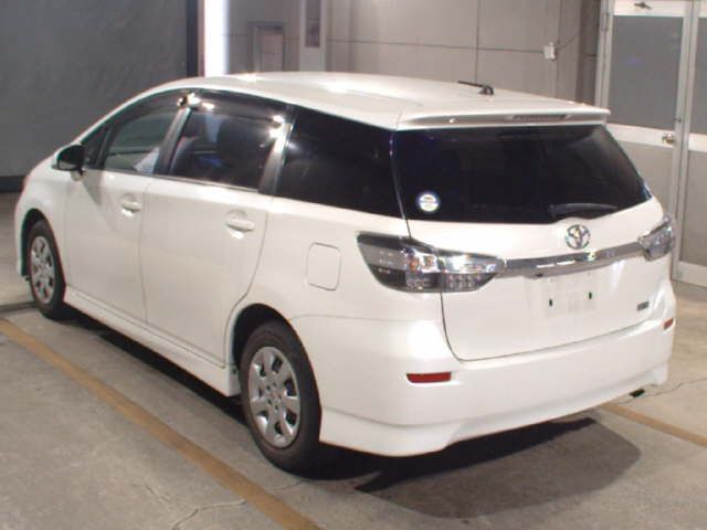 2014 Toyota Wish 1.8X auction photo 2