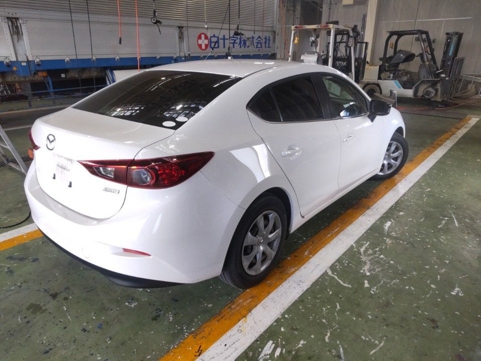 2015 Mazda Axela auction photo 2