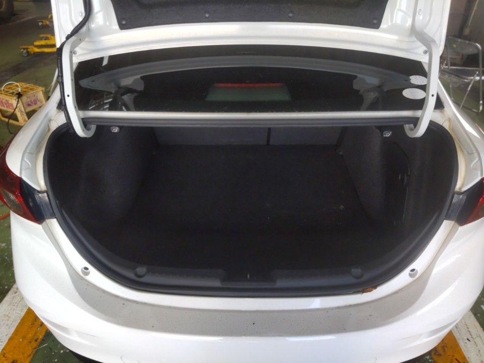2015 Mazda Axela auction photo 8