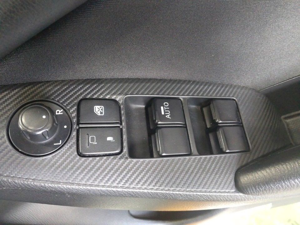 2015 Mazda Axela auction photo 14