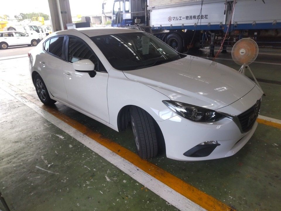 2015 Mazda Axela auction photo 4