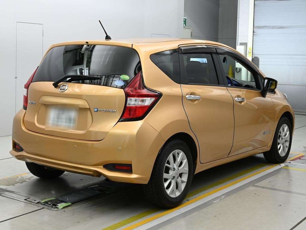 2018 Nissan Note e-パワー メダリスト auction photo 2