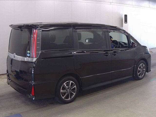 2017 Toyota Noah SI auction photo 5