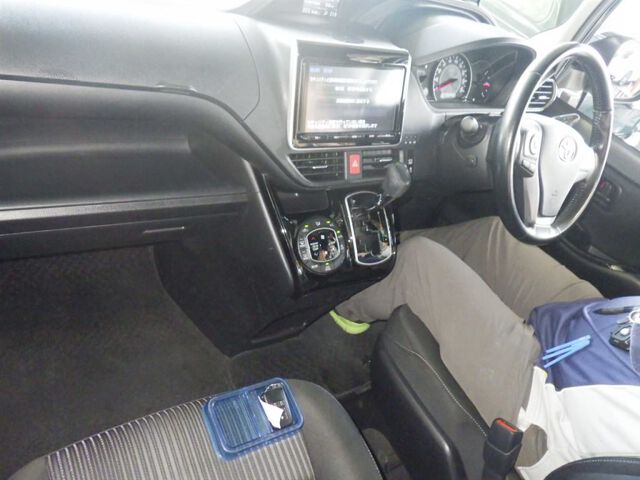 2017 Toyota Noah SI auction photo 3