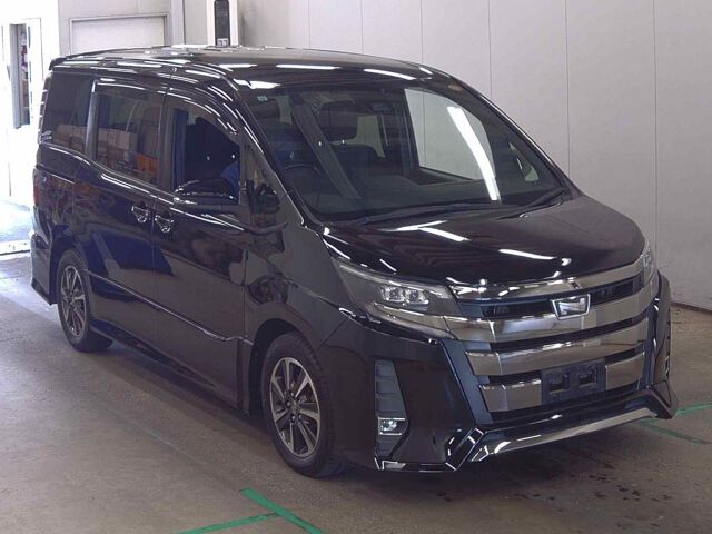 2017 Toyota Noah SI Japan auction vehicle