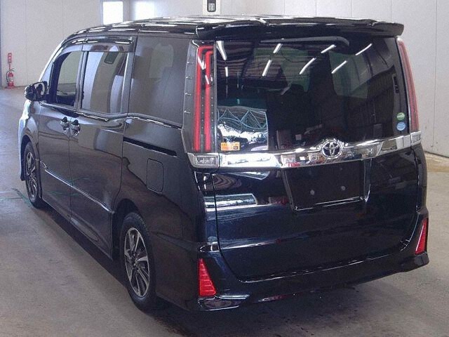 2017 Toyota Noah SI auction photo 2