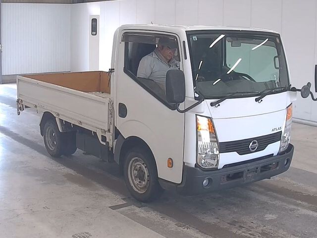 2012 Nissan アトラストラック スーパーロー Japan auction vehicle
