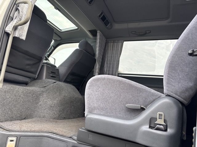 2002 Toyota Hiace Super Custom G auction photo 10