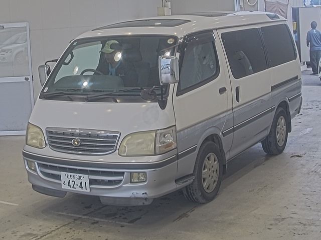 2002 Toyota Hiace Super Custom G Japan auction vehicle