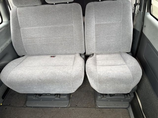 2002 Toyota Hiace Super Custom G auction photo 11