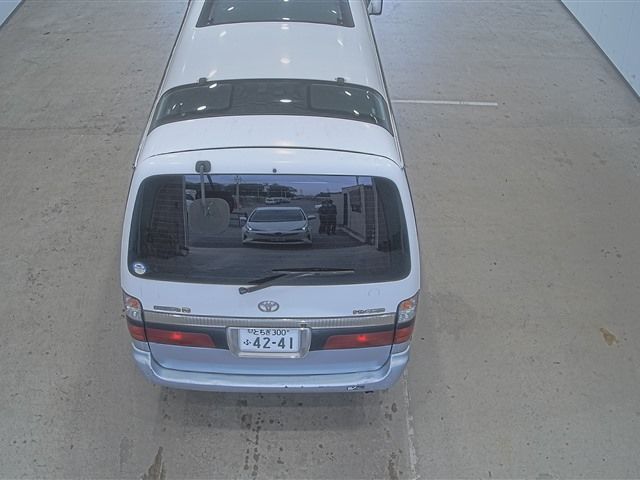 2002 Toyota Hiace Super Custom G auction photo 3