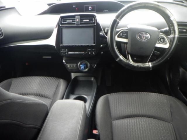2016 Toyota Prius Sセーフティプラス auction photo 3