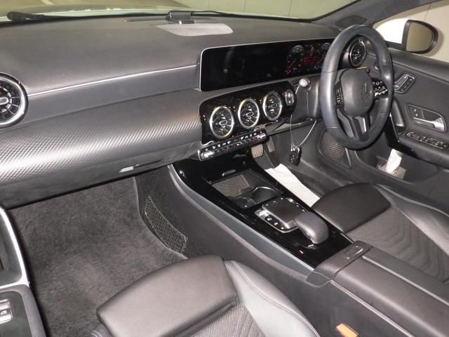 2019 Mercedes-Benz A 180 スタイル auction photo 2