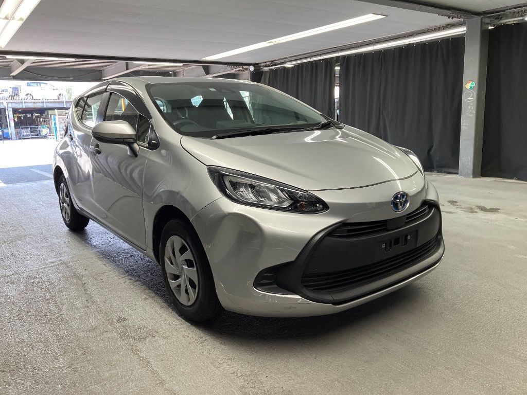 Japan Auction Vehicles 7 2023 Toyota Aqua B auction photo
