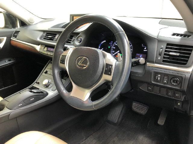2011 Lexus CT CT200H バージョンL auction photo 6