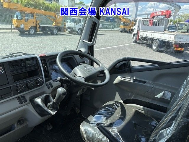 2017 Mitsubishi Fuso Canter Flat crane, 4-tier, PG auction photo 5