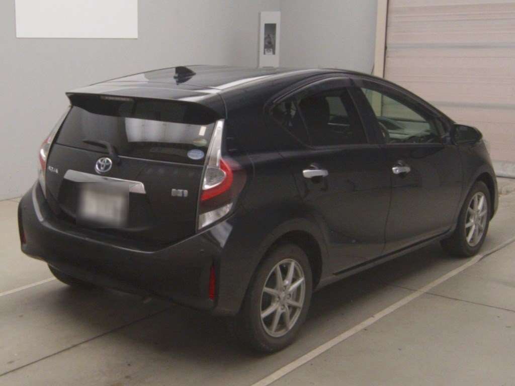 2021 Toyota Aqua Sスタイルブラック auction photo 2