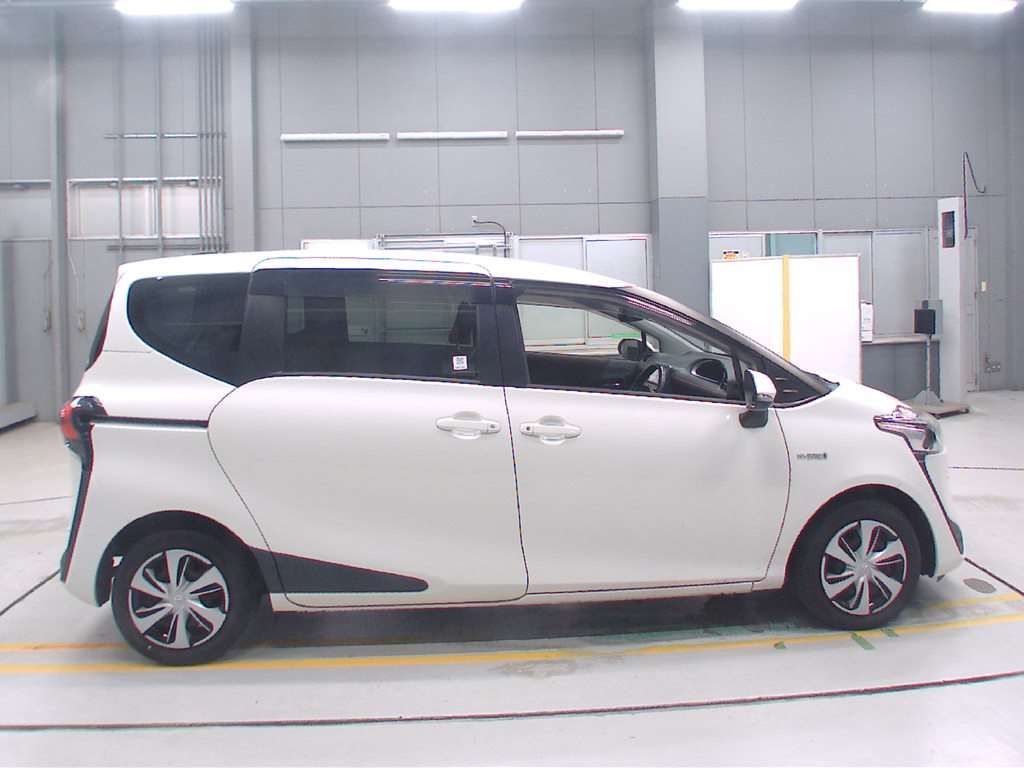 2020 Toyota Sienta ハイブリッドG クエロ auction photo 3
