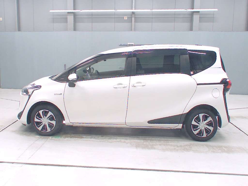2020 Toyota Sienta ハイブリッドG クエロ auction photo 4