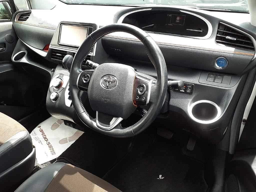 2020 Toyota Sienta ハイブリッドG クエロ auction photo 7