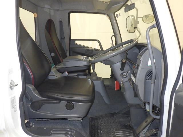 2015 Mitsubishi Fuso Fighter With crane auction photo 5