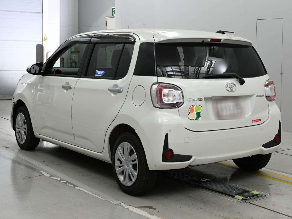 2022 Toyota Passo モーダ auction photo 6