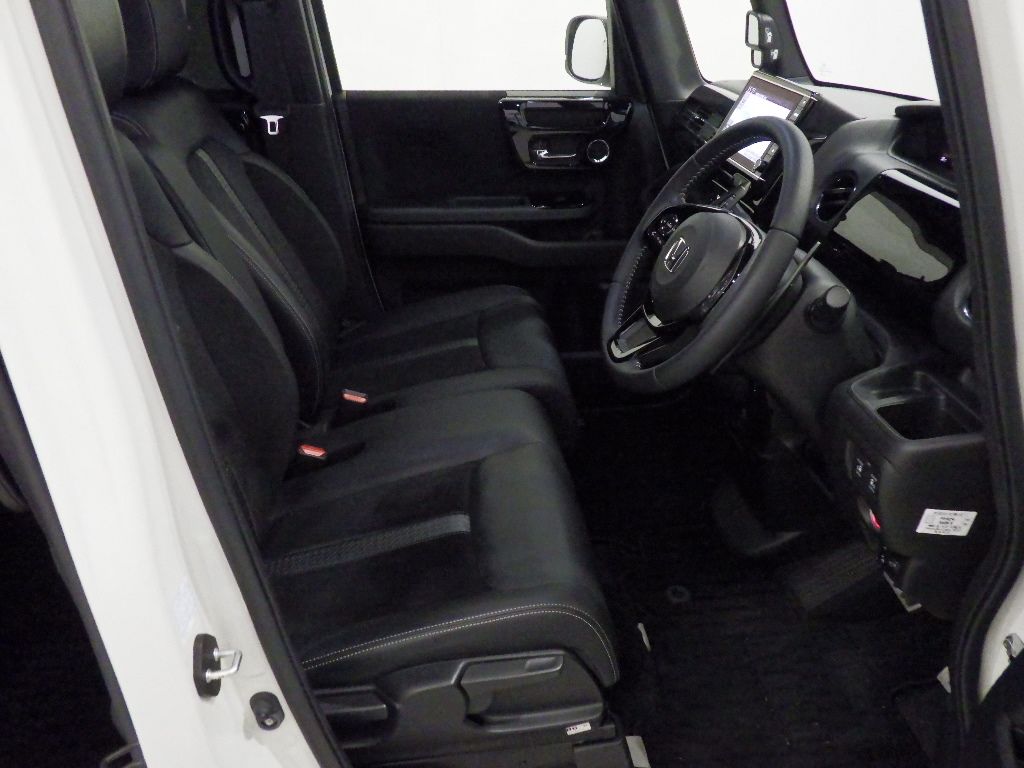 2021 Honda N-BOX カスタムLターボ auction photo 6