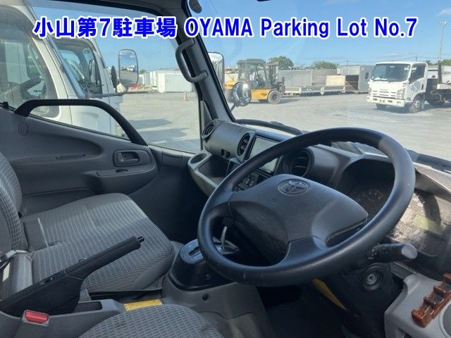 2020 Toyota Dyna Double cab 4WD auction photo 4