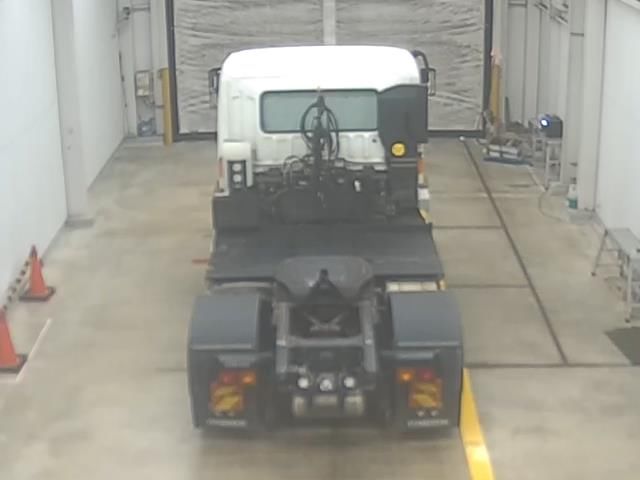 2017 Mitsubishi Fuso tractor auction photo 3