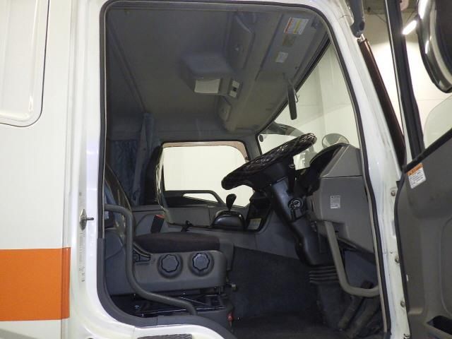 2017 Mitsubishi Fuso tractor auction photo 5