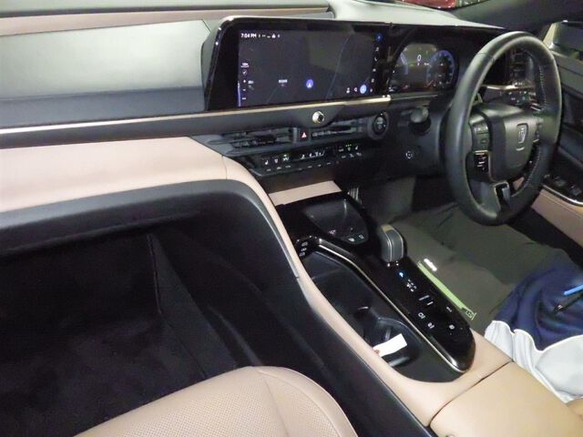 2024 Toyota Crown Sport スポーツZ(HEV) 4WD auction photo 3