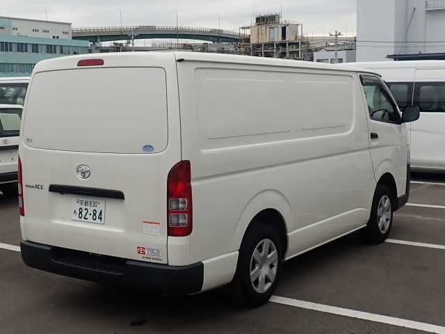 2020 Toyota Regius Ace Frozen auction photo 2
