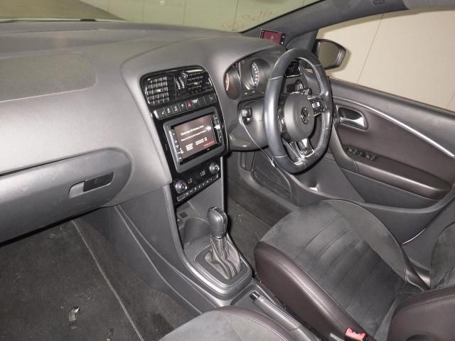 2016 Volkswagen VW ポロ5D ブルーGT auction photo 2