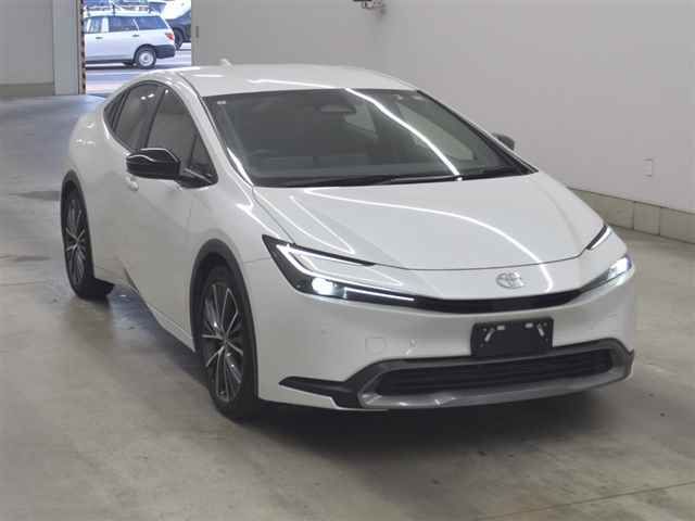 Japan Auction Vehicles 10 2023 Toyota Prius G auction photo