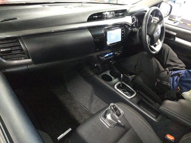 2021 Toyota Hilux Z 4WD auction photo 6